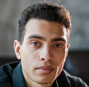 <em>Andres Castro</em>